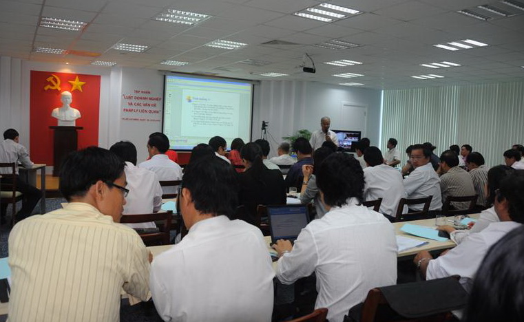 Câu lạc bộ Pháp chế doanh nghiệp tổ chức Lớp bồi dưỡng kiến thức pháp luật trực tuyến cho Tập đoàn Dệt may Việt Nam
