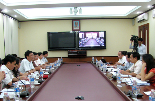 Thứ trưởng Thường trực Bộ Tư pháp Hoàng Thế Liên, uỷ viên UBQG về phòng chống AIDS và  tệ nạn  ma túy, mại dâm tiến hành kiểm tra, giám sát phòng chống HIV/AIDS và tệ nạn ma túy, mại dâm tại tỉnh Quảng Ninh