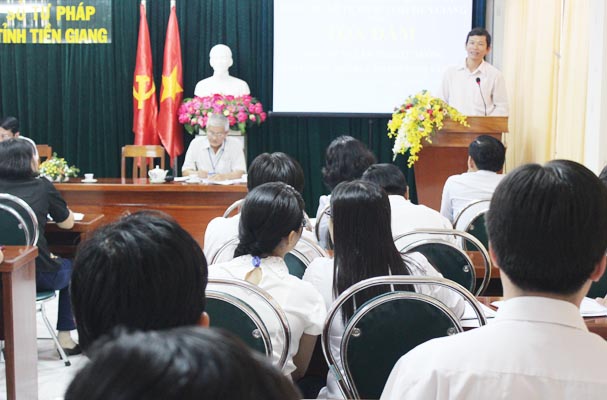 Đảng ủy Sở Tư pháp Tiền Giang tổ chức Tọa đàm làm theo tấm gương đạo đức Hồ Chí Minh gắn thực hiện Di chúc, Quy chế dân chủ và “Dân vận khéo” năm 2014