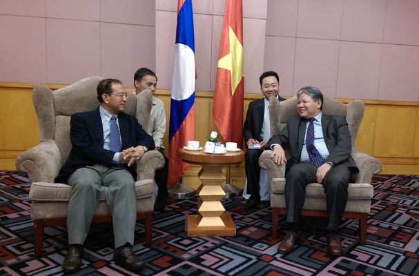 Bộ trưởng Tư pháp nước Cộng hòa Dân chủ Nhân dân Lào Bun-cợt Xẳng-xổm-xắc thăm và làm việc tại Việt Nam