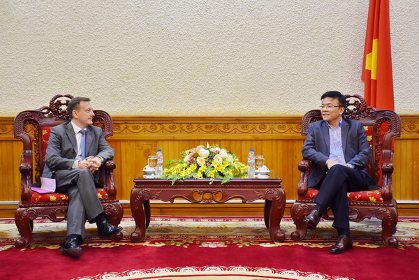 Bộ trưởng Lê Thành Long tiếp xã giao Đại sứ đặc mệnh toàn quyền Cộng hòa Pháp tại Việt Nam