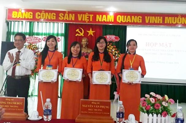 Trường Trung cấp Luật Vị Thanh tổ chức chuỗi hoạt động chào mừng  Ngày Nhà giáo Việt Nam