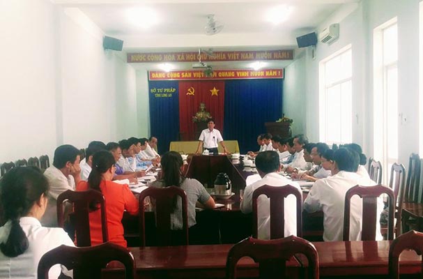 Sở Tư pháp Long An tổ chức Hội nghị giao ban công tác tư pháp cấp huyện Quý IV năm 2017