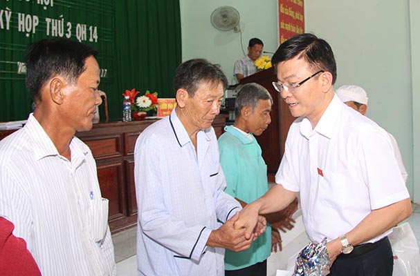 Bộ trưởng Lê Thành Long tiếp xúc ĐB cử tri Kiên Giang: Luật phải dễ hiểu, gần dân, đi vào cuộc sống
