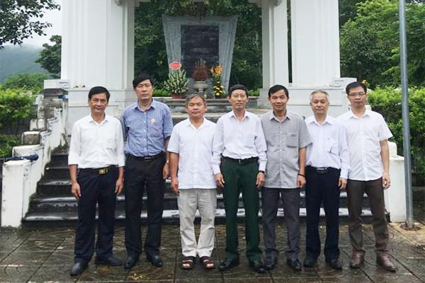 Hội cựu chiến binh BTP dâng hương tại Khu di tích lịch sử Bộ Tư pháp tại tỉnh Tuyên Quang