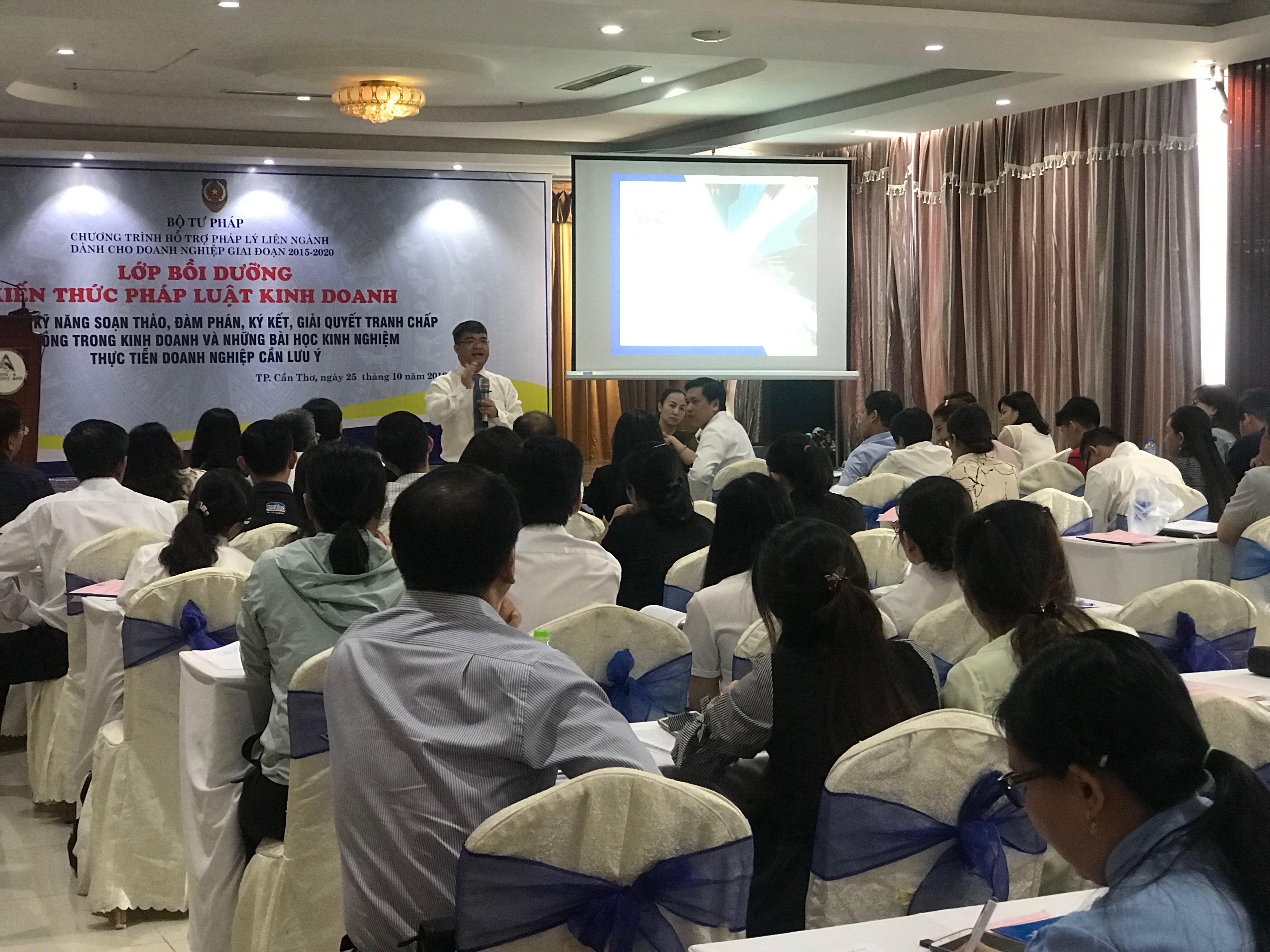 BQL CHƯƠNG TRÌNH 585 TỔ CHỨC LỚP BỒI DƯỠNG KIẾN THỨC PHÁP LUẬT KINH DOANH TẠI 3 MIỀN TRÊN CẢ NƯỚC