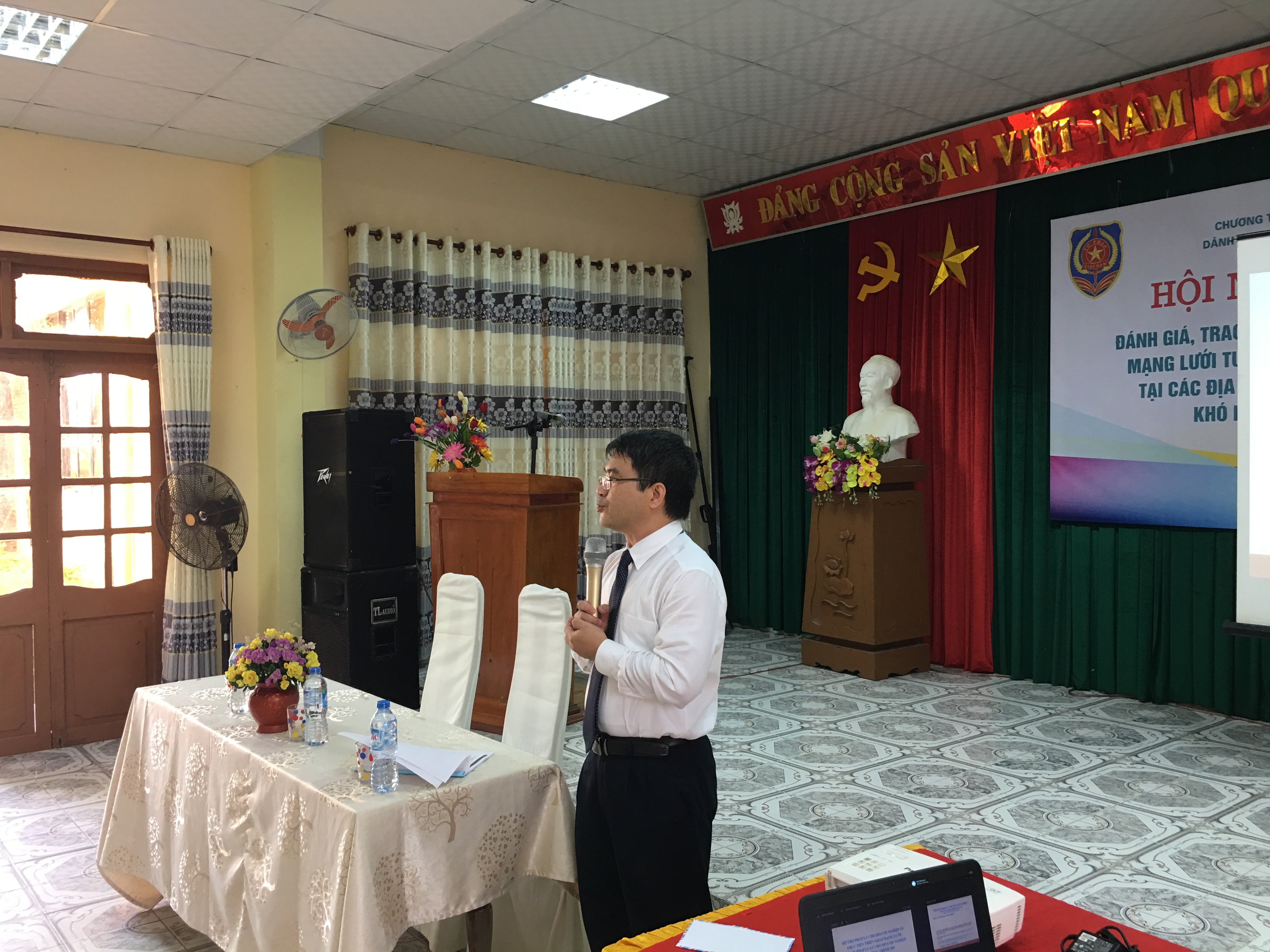 ĐÁNH GIÁ, TRAO ĐỔI NHU CẦU VÀ MÔ HÌNH MẠNG LƯỚI TƯ VẤN PHÁP LUẬT CHO DOANH NGHIỆP TẠI CÁC ĐỊA BÀN KINH TẾ, XÃ HỘI KHÓ KHĂN VÀ ĐẶC BIỆT KHÓ KHĂN KHU VỰC MIỀN TRUNG