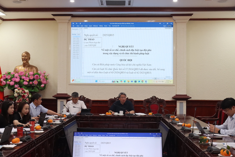 Hoàn thiện dự thảo Nghị quyết về cơ chế đặc thù cho xây dựng và thi hành pháp luật