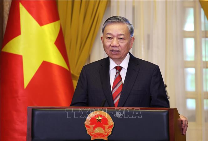 'Cởi trói' thể chế để đất nước vươn mình