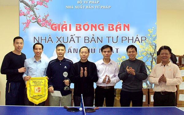 Nhà xuất bản Tư pháp tổ chức Giải thi đấu bóng bàn lần thứ nhất