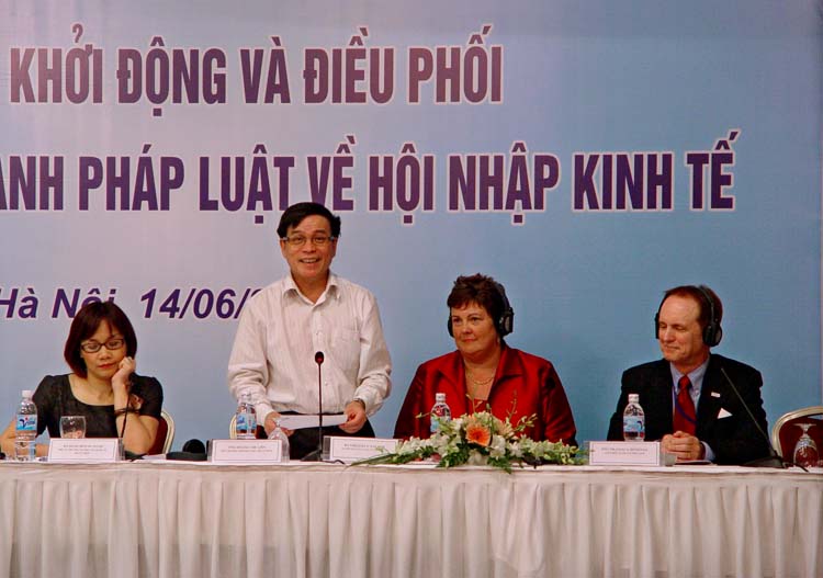 Khởi động và điều phối Dự án "Hỗ trợ thi hành pháp luật về Hội nhập kinh tế"