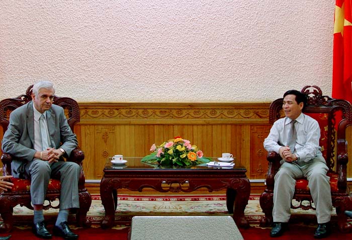 Đại biện lâm thời Cộng hòa Bungary đến chào từ biệt Thứ trưởng Thường trực Hoàng Thế Liên
