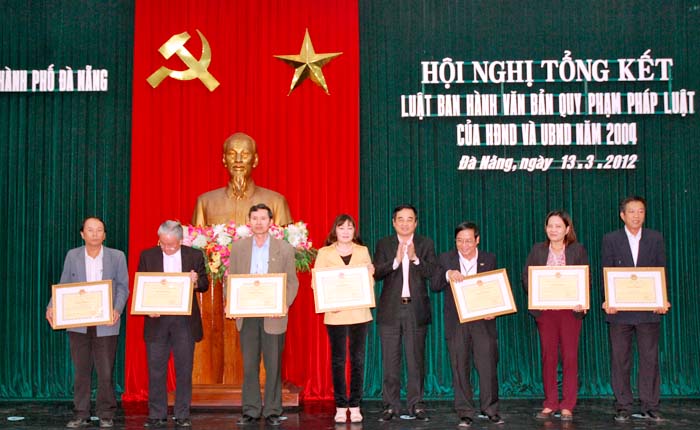 Thành phố Đà Nẵng tổ chức Hội nghị tổng kết Luật Ban hành văn bản QPPL của HĐND và UBND năm 2004