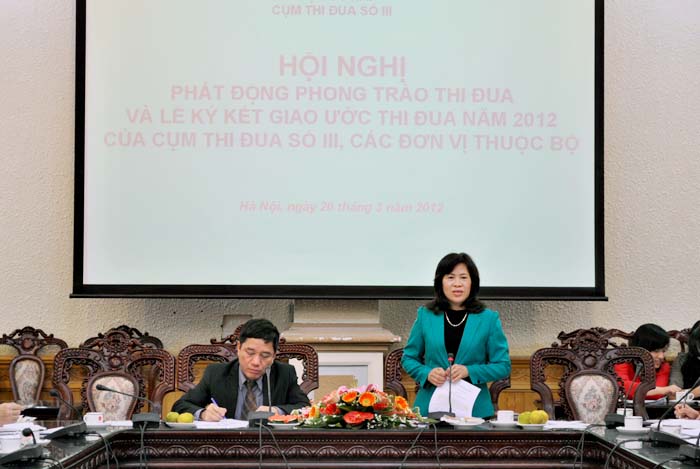 Cụm thi đua số III - Bộ Tư pháp tổ chức Hội nghị phát động phong trào thi đua và ký giao ước thi đua năm 2012 giữa các đơn vị thuộc Cụm