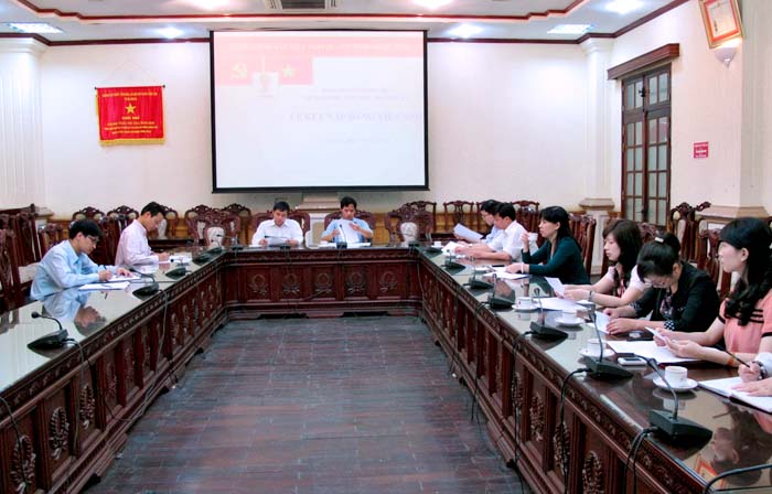 Chi bộ Phòng Tổng hợp - Ban Thư ký tổ chức kết nạp đảng viên mới 