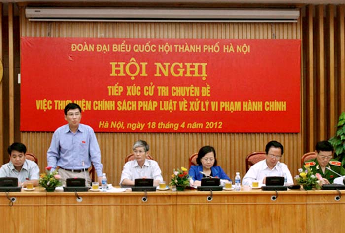 Cử tri Hà Nội góp ý dự thảo Luật Xử lý vi phạm hành chính: Tăng mức phạt, rút gọn thủ tục