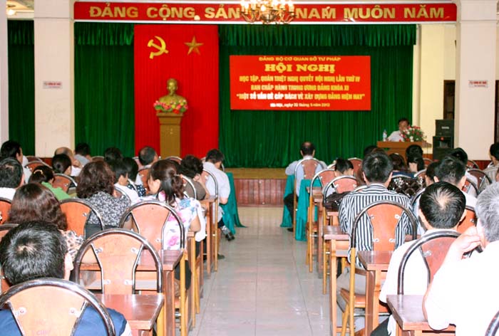 Sở Tư pháp Hà Nội quán triệt Nghị quyết Trung ương 4 khóa XI 