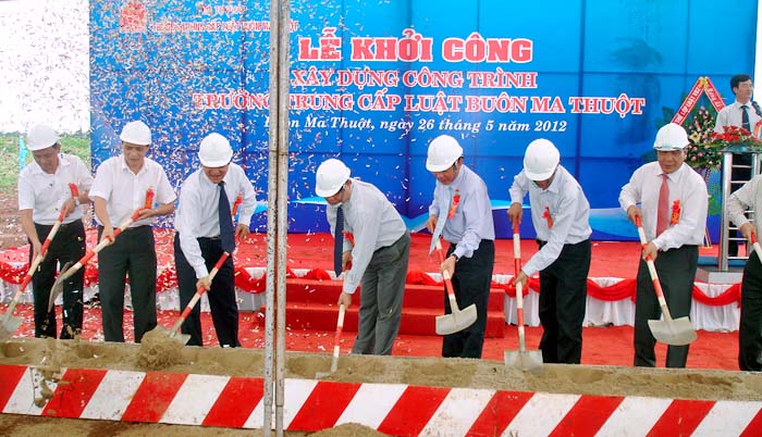 Bộ Tư pháp và UBND tỉnh Đắk Lắk: Động thổ xây dựng Trường Trung cấp Luật Buôn Ma Thuột