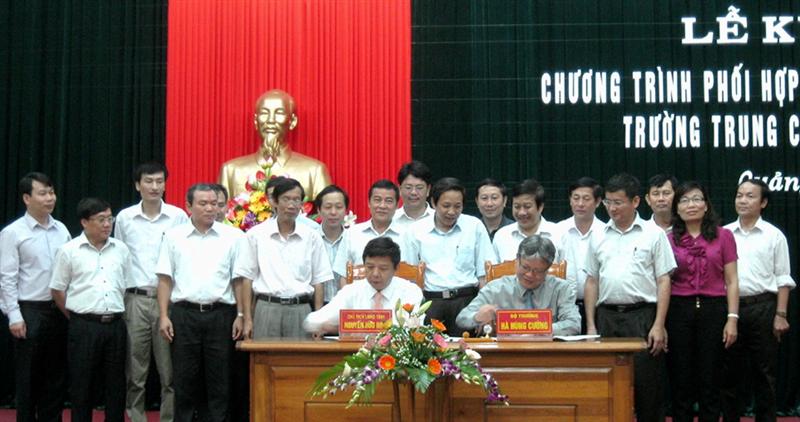 Bộ Tư pháp và UBND tỉnh Quảng Bình: Ký kết chương trình phối hợp xây dựng Trường Trung cấp Luật khu vực Bắc miền Trung