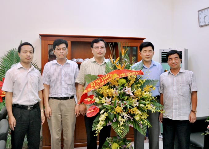 Thứ trưởng Phạm Quý Tỵ thăm và chúc mừng Cổng thông tin điện tử Chính phủ