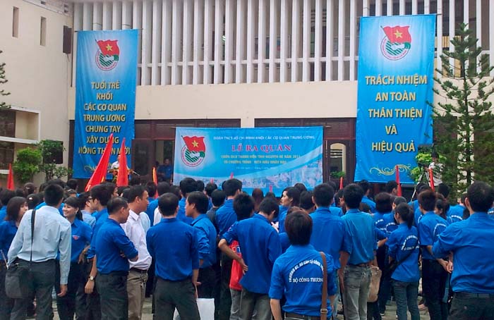 Đoàn Thanh niên Bộ Tư pháp tham gia Lễ phát động ra quân chiến dịch tình nguyện hè và ngày hội hiến máu nhân đạo 2012