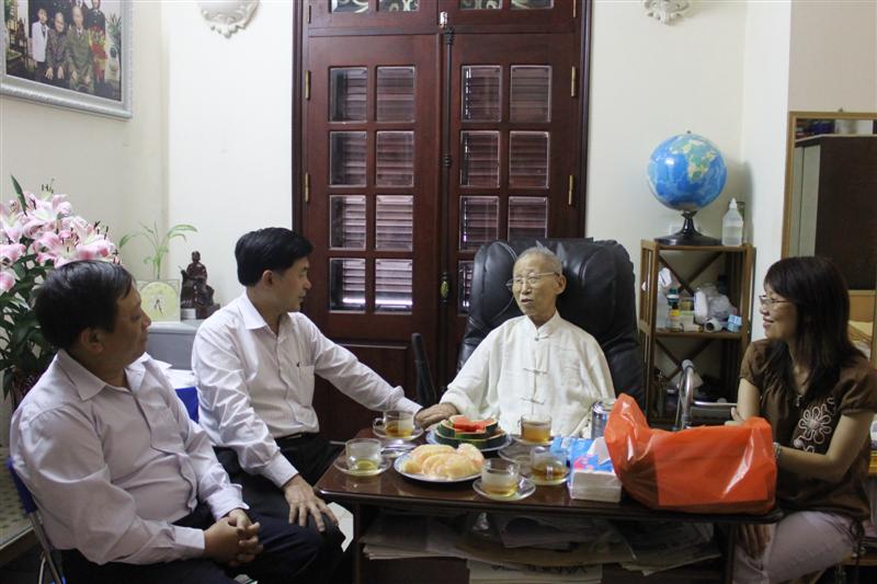 Lãnh đạo Bộ Tư pháp thăm nguyên Thứ trưởng Trần Đông