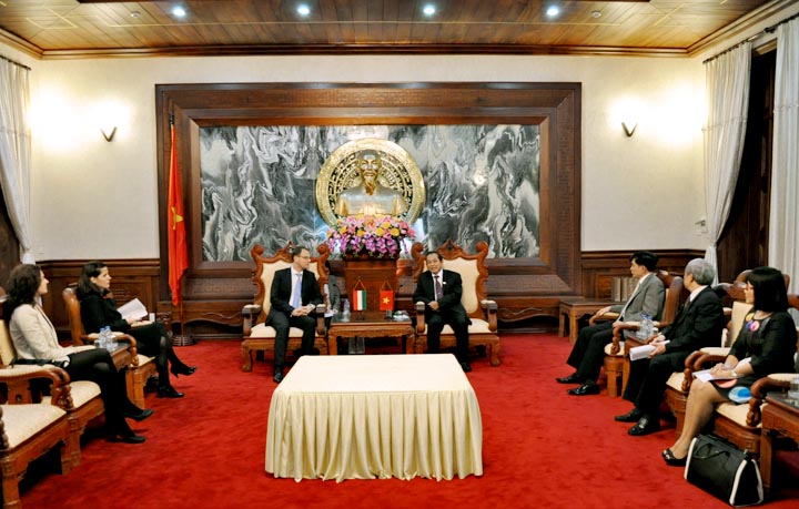 Chánh án Tòa án nhân dân tối cao tiếp xã giao Phó Thủ tướng kiêm Bộ trưởng Bộ Hành chính công và Tư pháp Hunggary