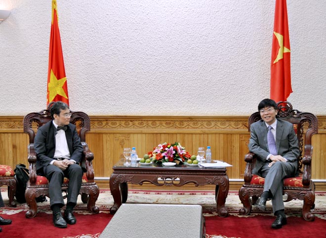Thứ trưởng Bộ Tư pháp Lê Thành Long tiếp Đoàn Giáo sư Trường Đại học Kyushu, Nhật Bản