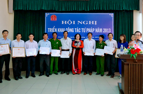 Sở Tư pháp Sóc Trăng: Tổ chức Hội nghị triển khai công tác Tư pháp năm 2013