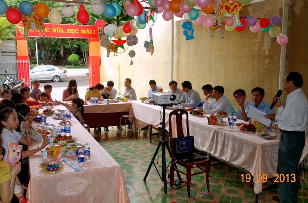 Công đoàn Trường Trung cấp Luật Buôn Ma Thuột tổ chức vui Tết Trung thu