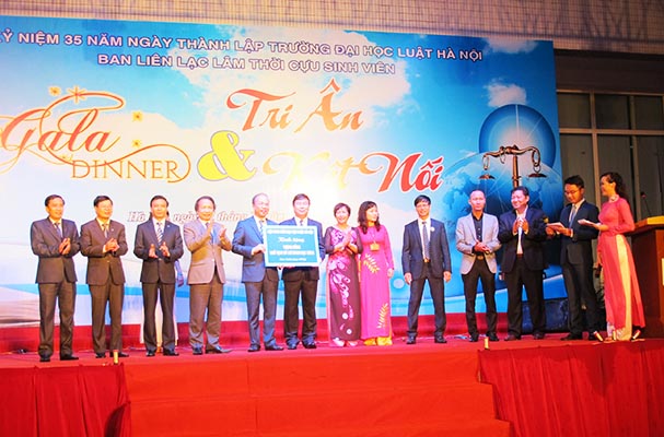 Cựu sinh viên Đại học Luật Hà Nội tổ chức Gala Dinner “tri ân và kết nối” 