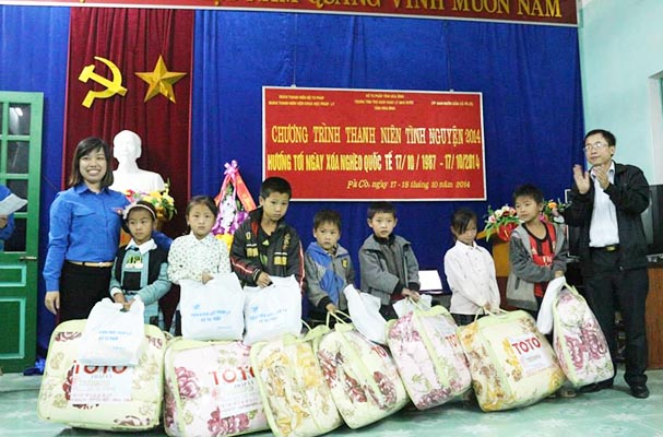 Đoàn tình nguyện triển khai hoạt động tình nguyện tại 2 xã Hang Kia, Pà Cò, huyện Mai Châu, tỉnh Hòa Bình