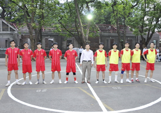 “Nín thở” theo dõi hai trận đấu tại vòng loại, Bảng C