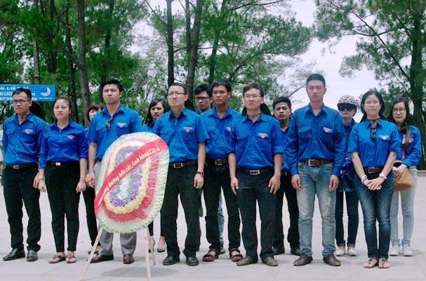 Đoàn thanh niên Bộ Tư pháp tri ân các anh hùng liệt sỹ tại Nghĩa trang Trường Sơn