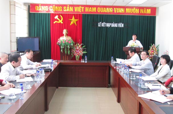 Chi bộ Sở Tư pháp Lai Châu: Tổ chức Lễ kết nạp đảng viên mới