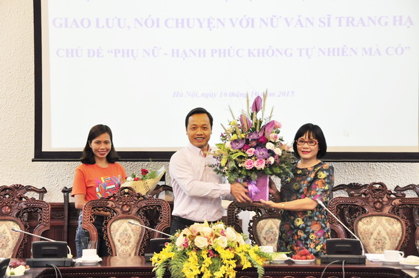 Giao lưu về chủ đề “ Phụ nữ - Hạnh phúc không tự nhiên mà có”
