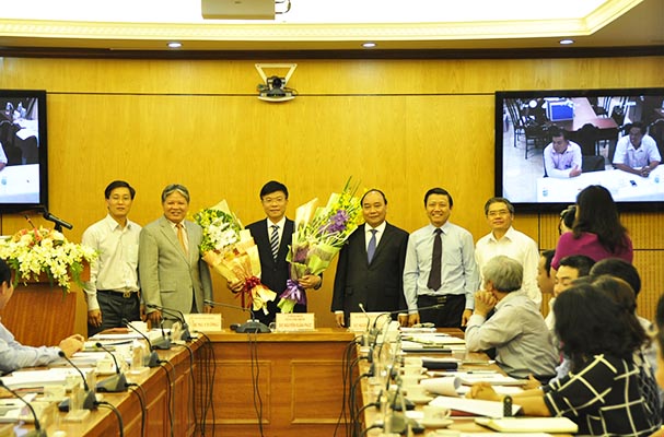 Trao Quyết định điều động, bổ nhiệm đồng chí Lê Thành Long giữ chức Thứ trưởng Bộ Tư Pháp