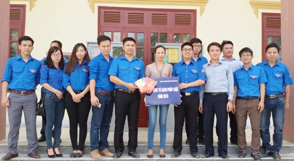 Hà Tĩnh: Đoàn thanh niên Bộ Tư pháp hỗ trợ xây nhà tình nghĩa, tặng quà cho các gia đình chính sách