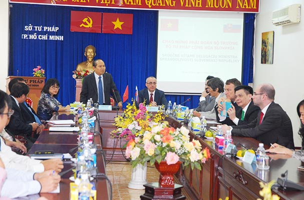 Đoàn công tác Bộ Tư pháp Xlô-va-kia tại TP.HCM: Tìm hiểu và trao đổi về công tác tư pháp