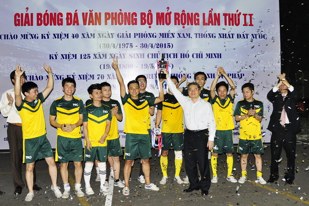 Giải bóng đá Văn phòng Bộ Tư pháp mở rộng lần thứ hai: Cúp vàng đã đổi chủ