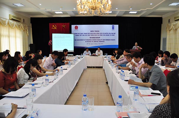 Bảo đảm bình đẳng giới và quyền của phụ nữ trong tiếp cận các hoạt động dịch vụ công của ngành TP