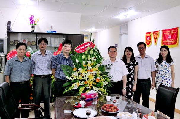 Lãnh đạo Bộ Tư pháp chúc mừng Ngày Báo chí cách mạng Việt Nam