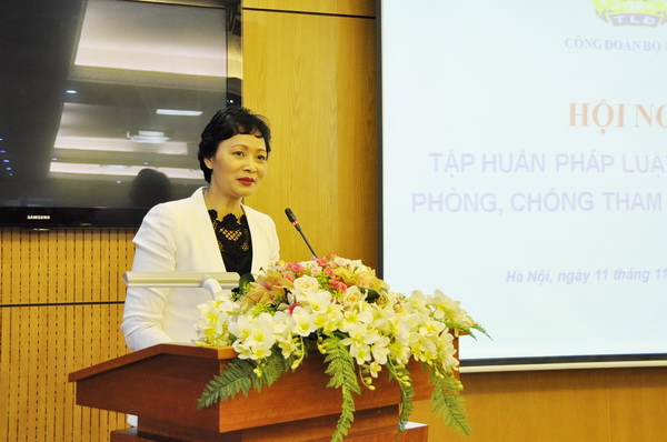 Hội nghị tập huấn pháp luật về lao động, phòng, chống tham nhũng năm 2016