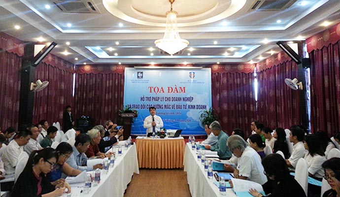 Tọa đàm hỗ trợ pháp lý cho doanh nghiệp và trao đổi các vướng mắc về đầu tư, kinh doanh