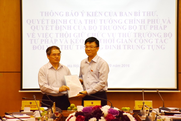 Ghi nhận những đóng góp của Thứ trưởng  Đinh Trung Tụng đối với Bộ, ngành Tư pháp