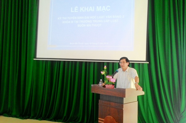 Khai mạc kỳ thi tốt nghiệp lớp đại học luật văn bằng 2, khoá 3 tại thành phố Buôn Ma Thuột