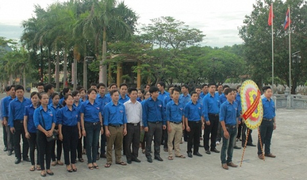 Ban chấp hành Đoàn Bộ Tư pháp dâng 10.741 nén hương thơm tưởng nhớ các anh hùng liệt sĩ
