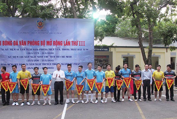 Khai mạc Giải bóng đá Văn phòng Bộ Tư pháp mở rộng lần thứ III