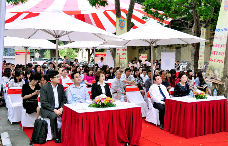Hưởng ứng Ngày sách Việt Nam năm 2016