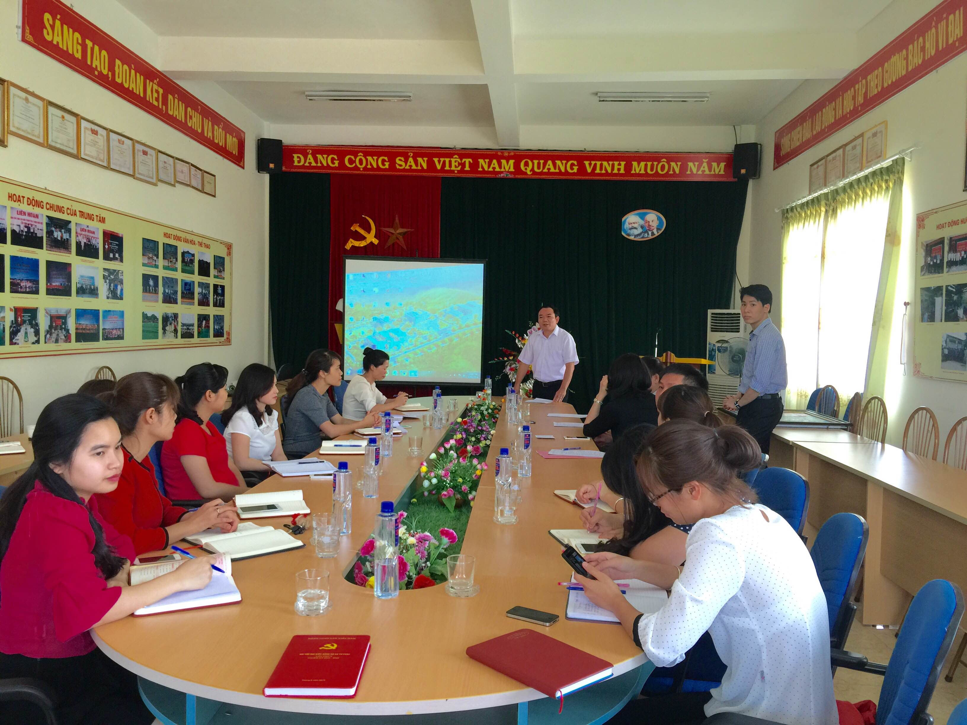 Văn phòng Đảng - Đoàn thể Bộ Tư pháp thăm và làm việc tại Trường Trung cấp Luật Tây Bắc